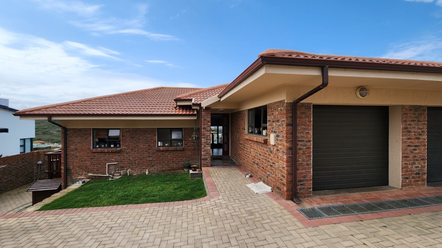 6 Bedroom Property for Sale in Seemeeu Park Western Cape